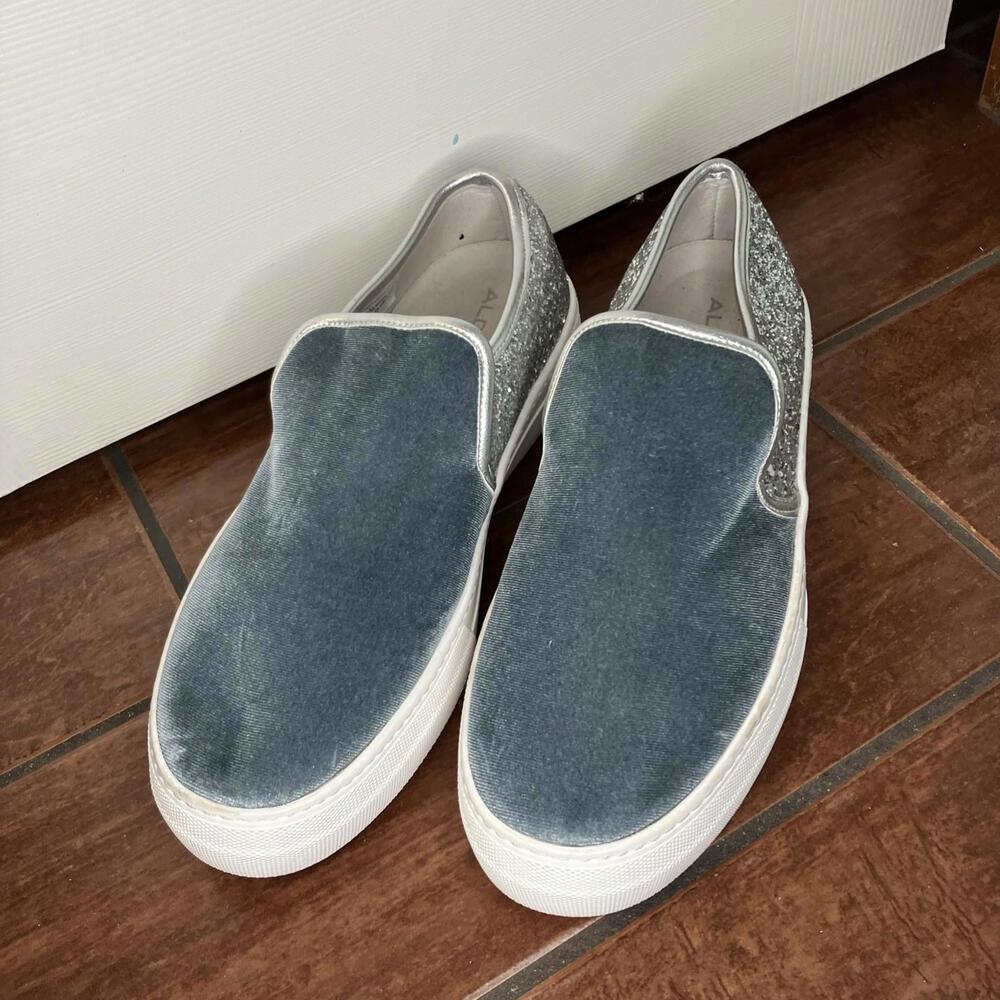 ALDO Women's Velvet Capucius  Blue Slip-on Trainer's Size 10